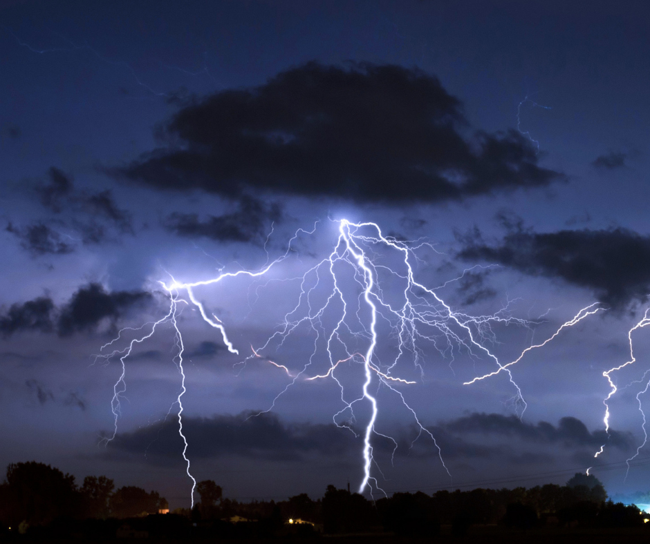 an image of a thunderstorm
